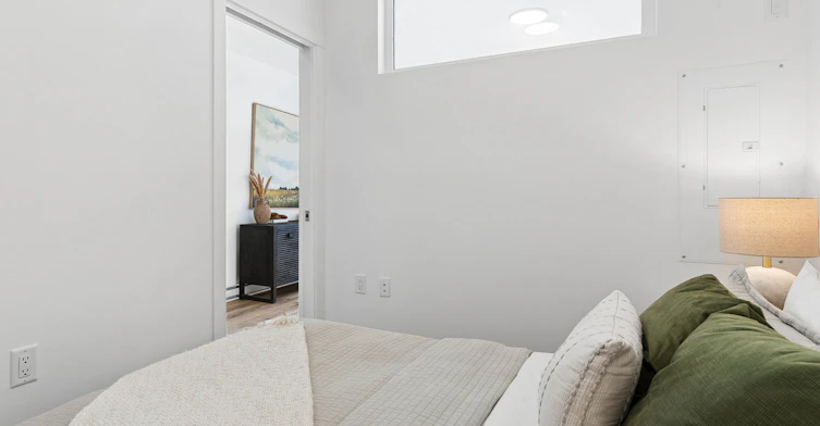 2762 Lonsdale Avenue, North Vancouver, BC, V7N 3J1 - 5