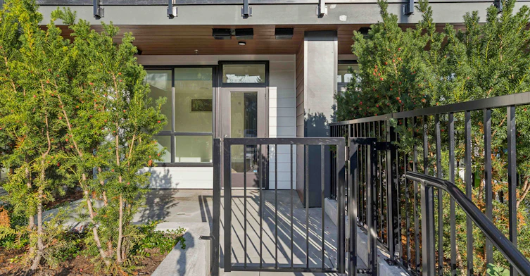 2762 Lonsdale Avenue, North Vancouver, BC, V7N 3J1 - 2