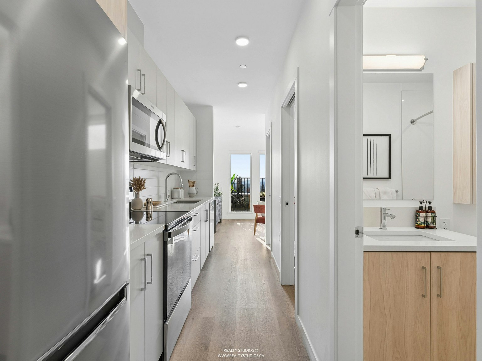 2762 Lonsdale Avenue, North Vancouver, BC, V7N 3J1 - 11