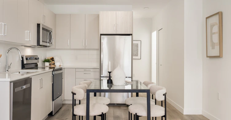 2762 Lonsdale Avenue, North Vancouver, BC, V7N 3J1 - 7