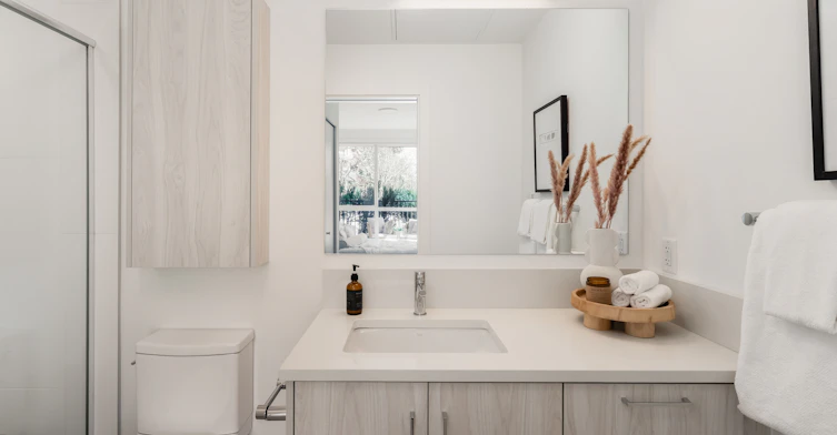 2762 Lonsdale Avenue, North Vancouver, BC, V7N 3J1 - 13