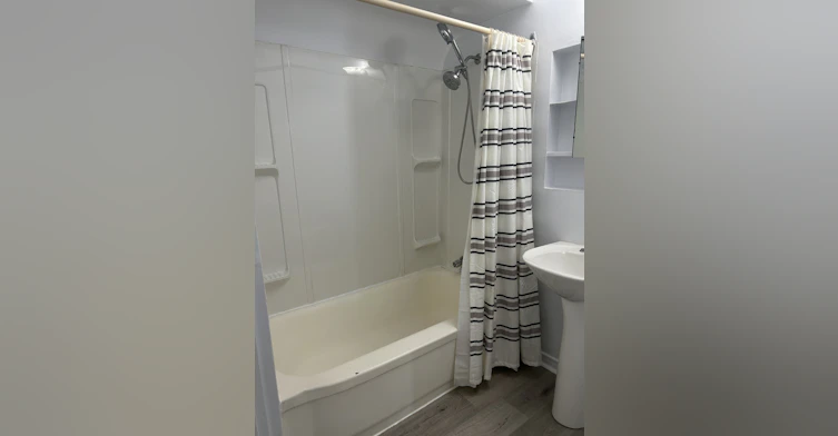 1421 Lakeshore Road, Burlington, ON, L7S 1B3 - 9