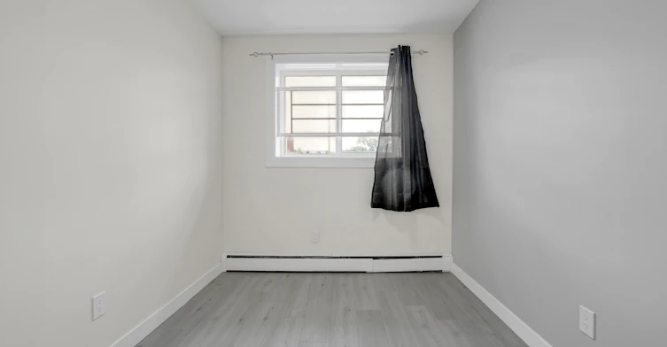 10644 113 Street, Edmonton, AB, T5H 3H6 - 14