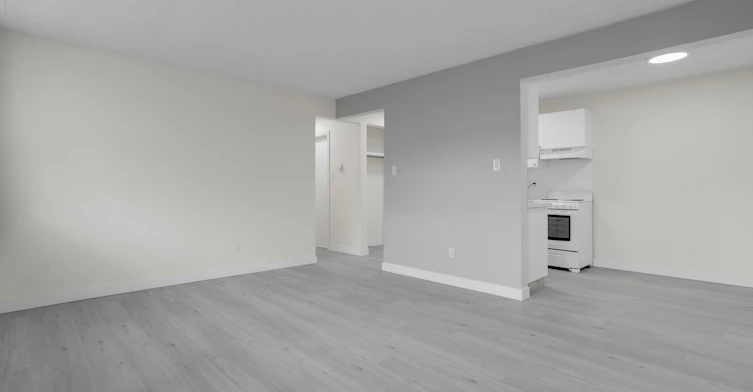 10644 113 Street, Edmonton, AB, T5H 3H6 - 8