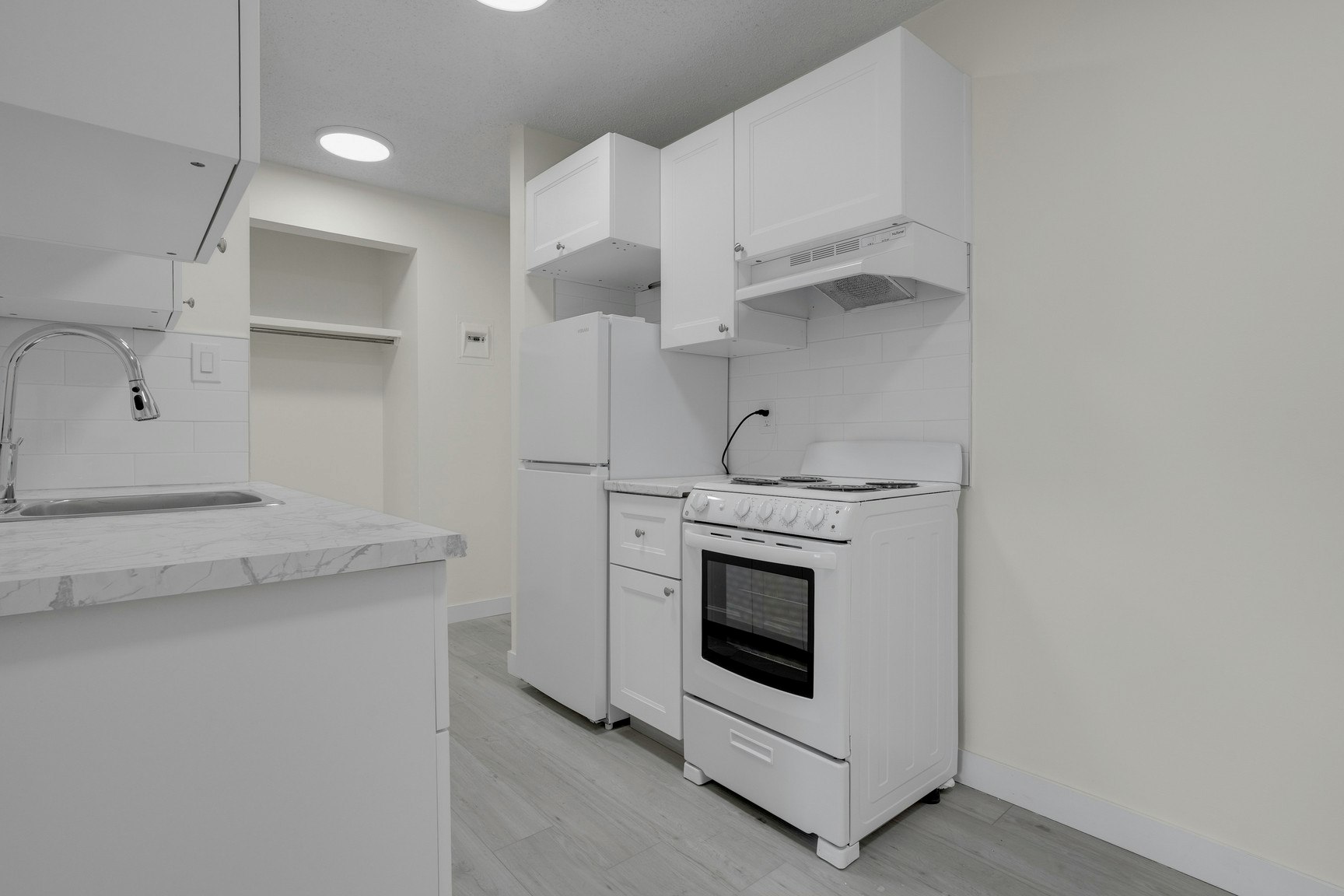10644 113 Street, Edmonton, AB, T5H 3H6 - 5
