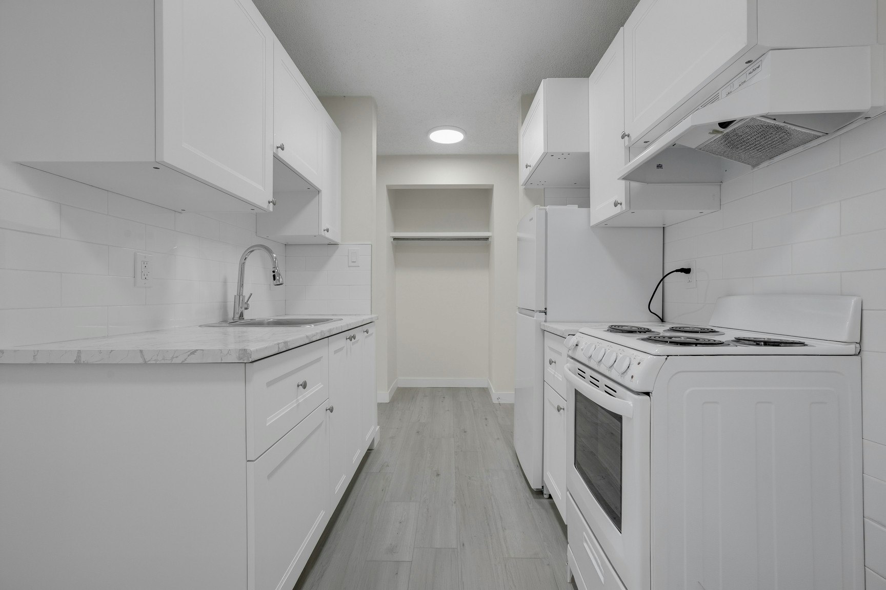 10644 113 Street, Edmonton, AB, T5H 3H6 - 3