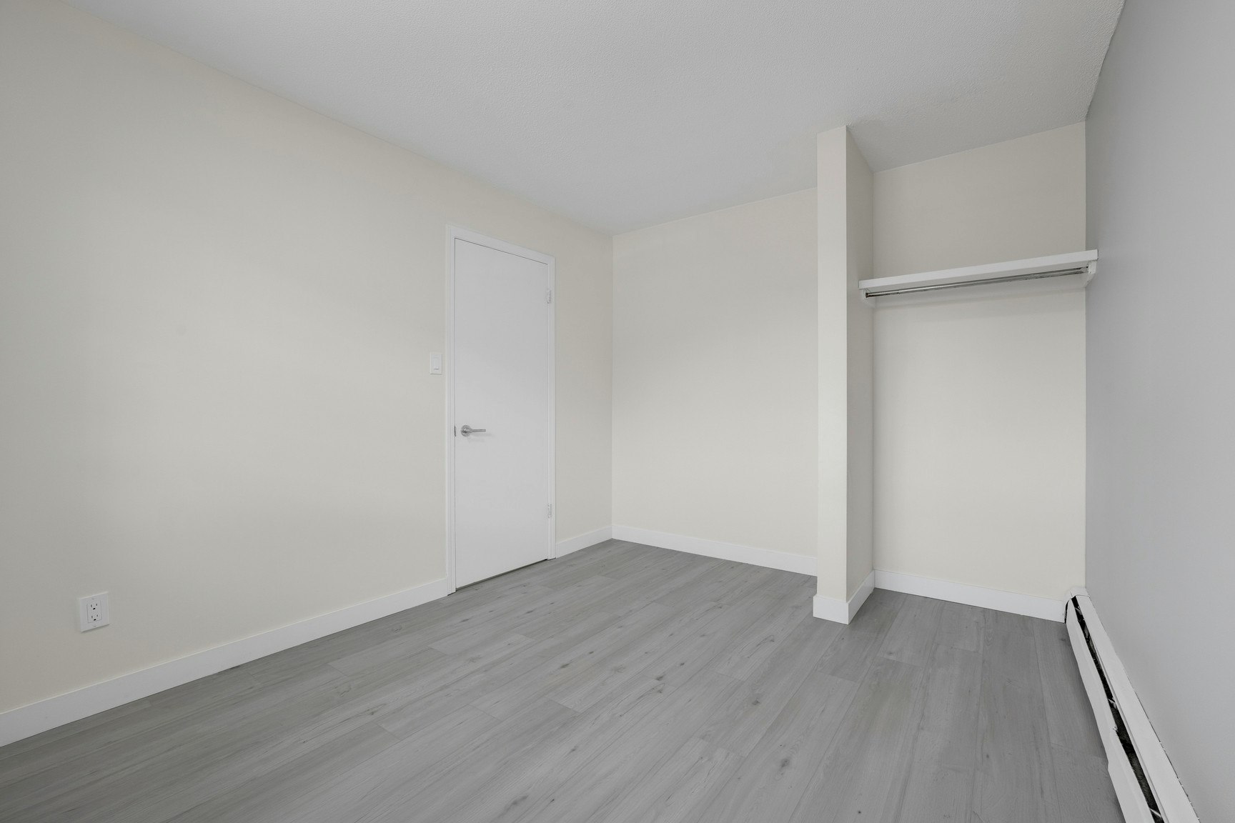 10644 113 Street, Edmonton, AB, T5H 3H6 - 13