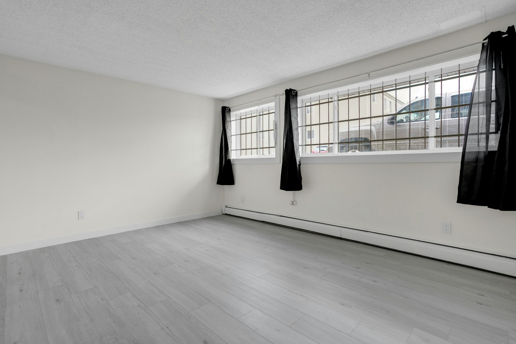 10644 113 Street, Edmonton, AB, T5H 3H6 - 6