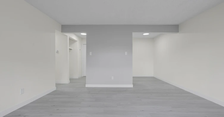 10644 113 Street, Edmonton, AB, T5H 3H6 - 9