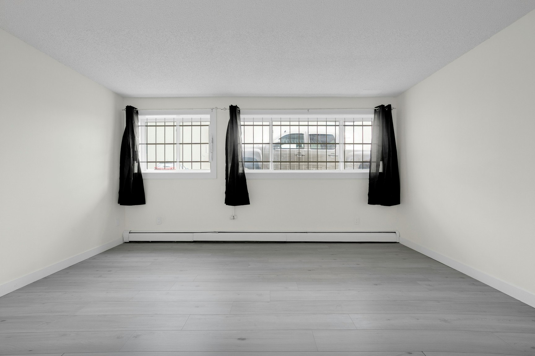 10644 113 Street, Edmonton, AB, T5H 3H6 - 7