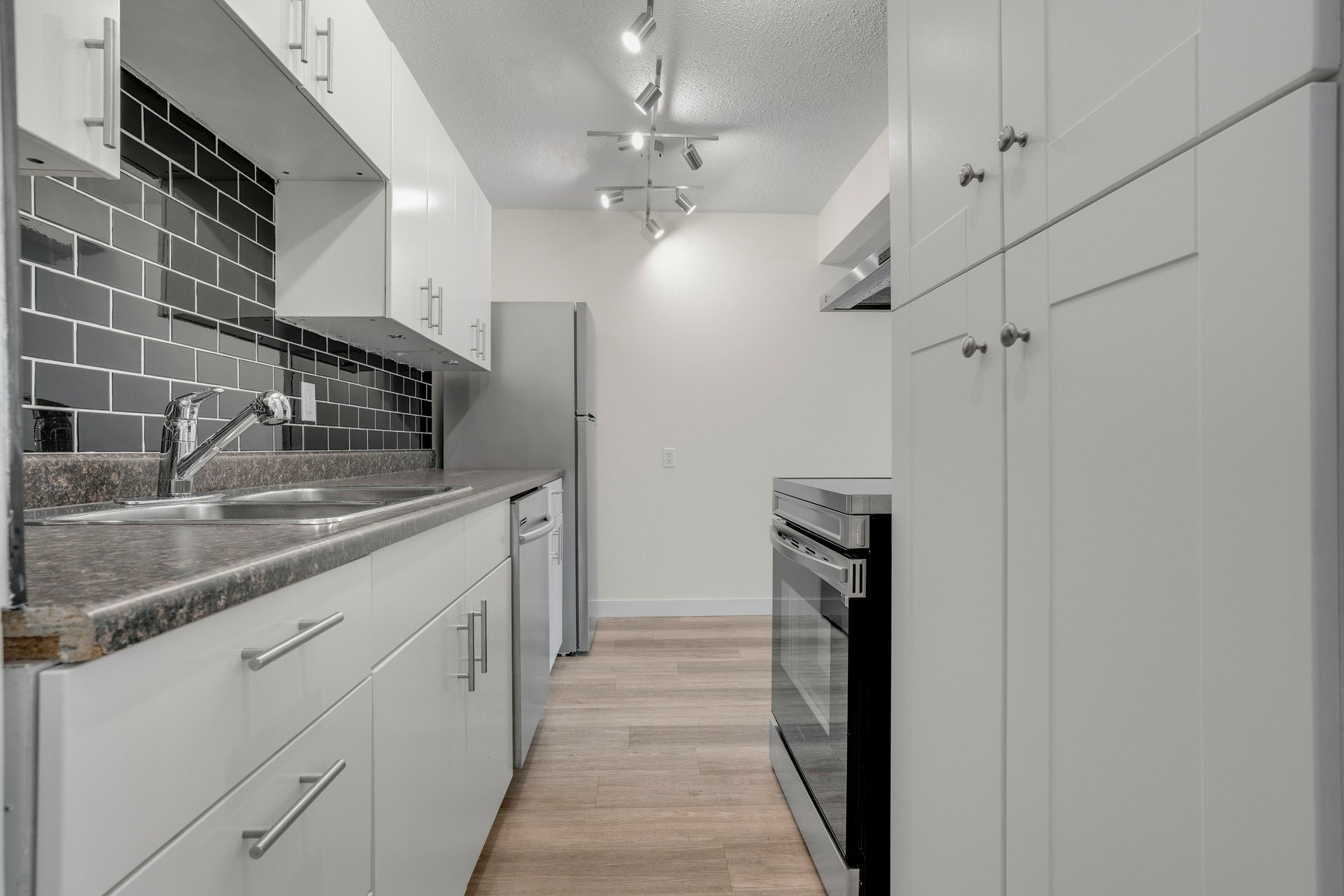 10644 113 Street, Edmonton, AB, T5H 3H6