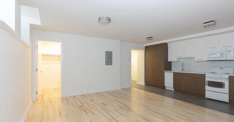 3025 Sherbrooke Rue Ouest, Montréal, QC, H3Z 1A1 - 2