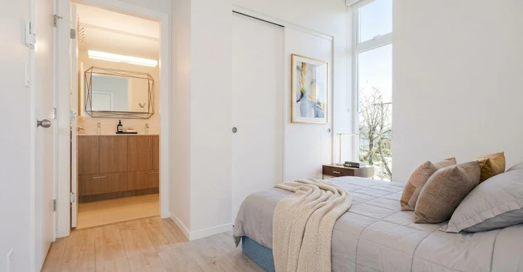 6283 Kingsway, Burnaby, BC, V5J 0H3 - 7