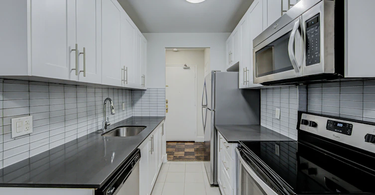 1200-100-1200 Kingston Road, Toronto, ON, M1N 1N9 - 2