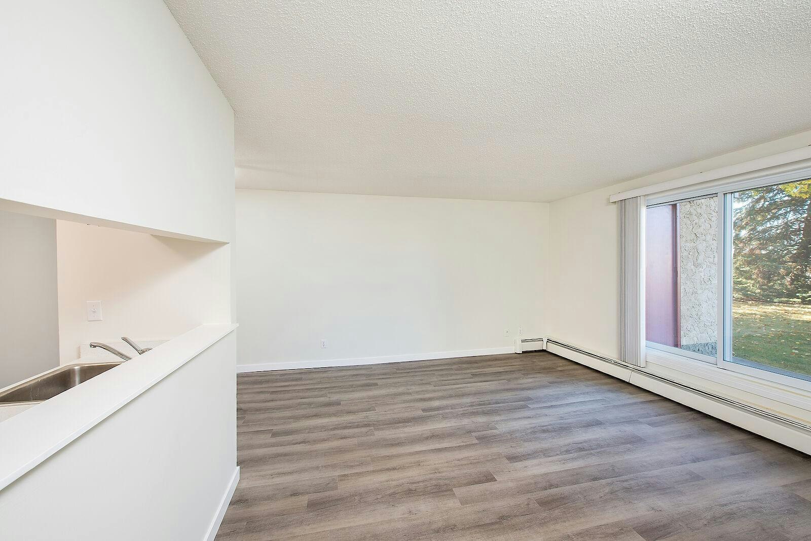 7607 172 Street Northwest, Edmonton, AB, T5T 2P8 - 5