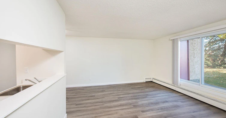 7607 172 Street Northwest, Edmonton, AB, T5T 2P8 - 5