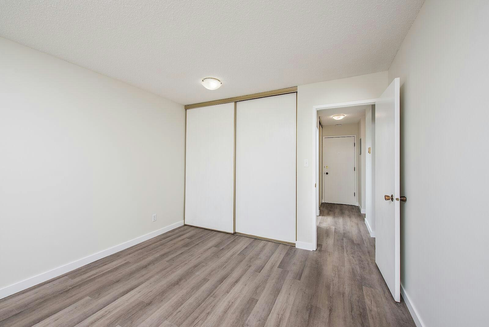 7607 172 Street Northwest, Edmonton, AB, T5T 2P8 - 8