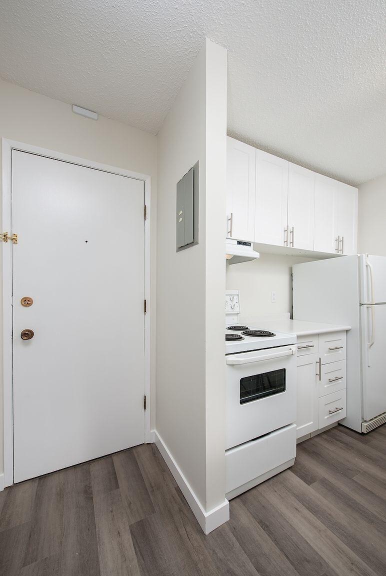 7607 172 Street Northwest, Edmonton, AB, T5T 2P8 - 2
