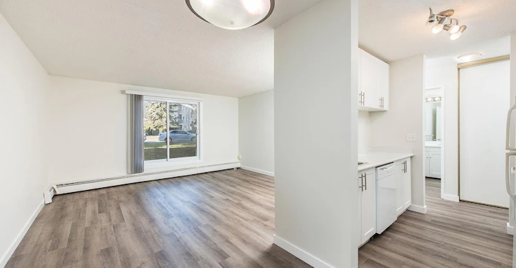 7607 172 Street Northwest, Edmonton, AB, T5T 2P8