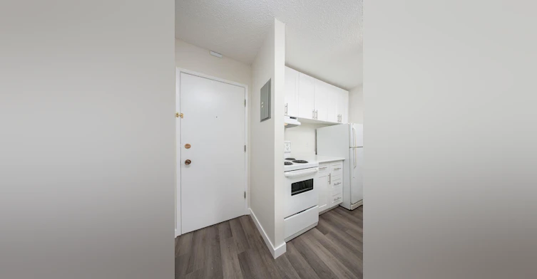7607 172 Street Northwest, Edmonton, AB, T5T 2P8 - 2