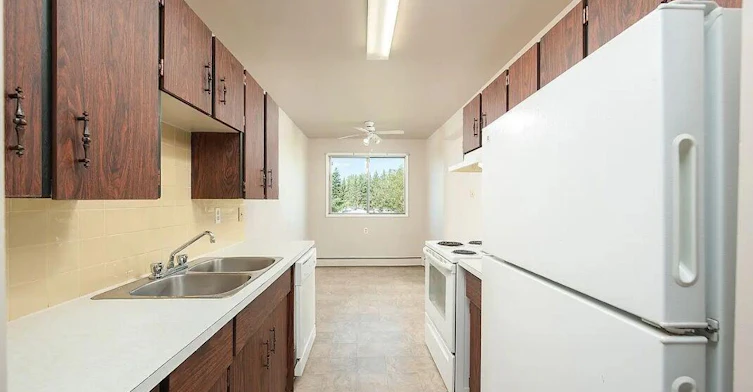 3815 107 Street Northwest, Edmonton, AB, T6J 2L4 - 3