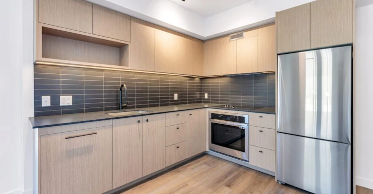 409-38012 3rd Avenue, Squamish, BC - 3