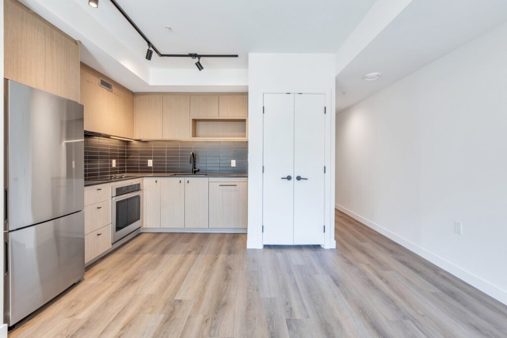609-38012 3rd Avenue, Squamish, BC - 2