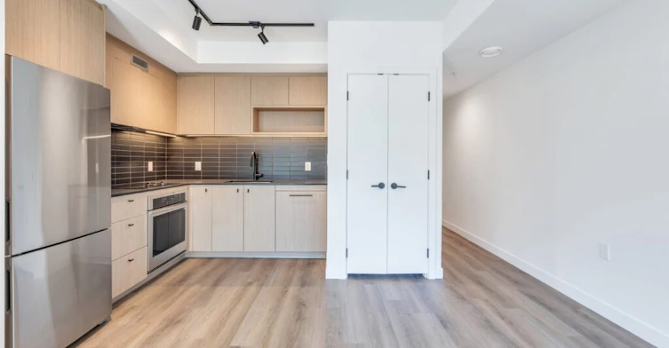 609-38012 3rd Avenue, Squamish, BC - 2