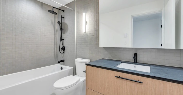 609-38012 3rd Avenue, Squamish, BC - 12