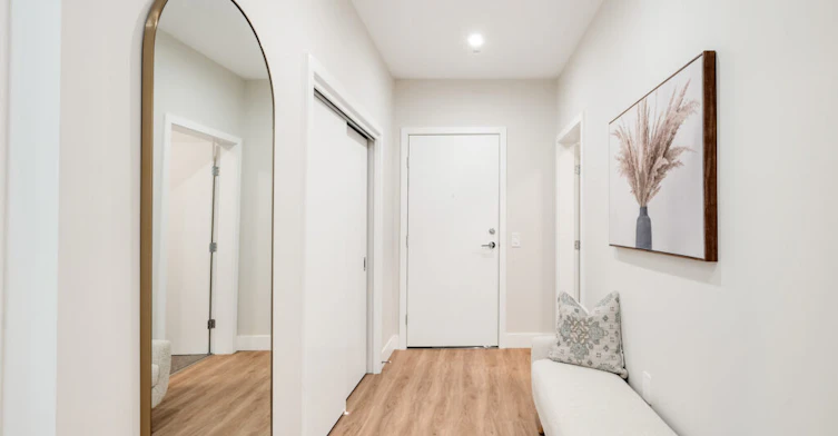 301A-3914 Shelbourne Street, Saanich, BC, V8P 4J1