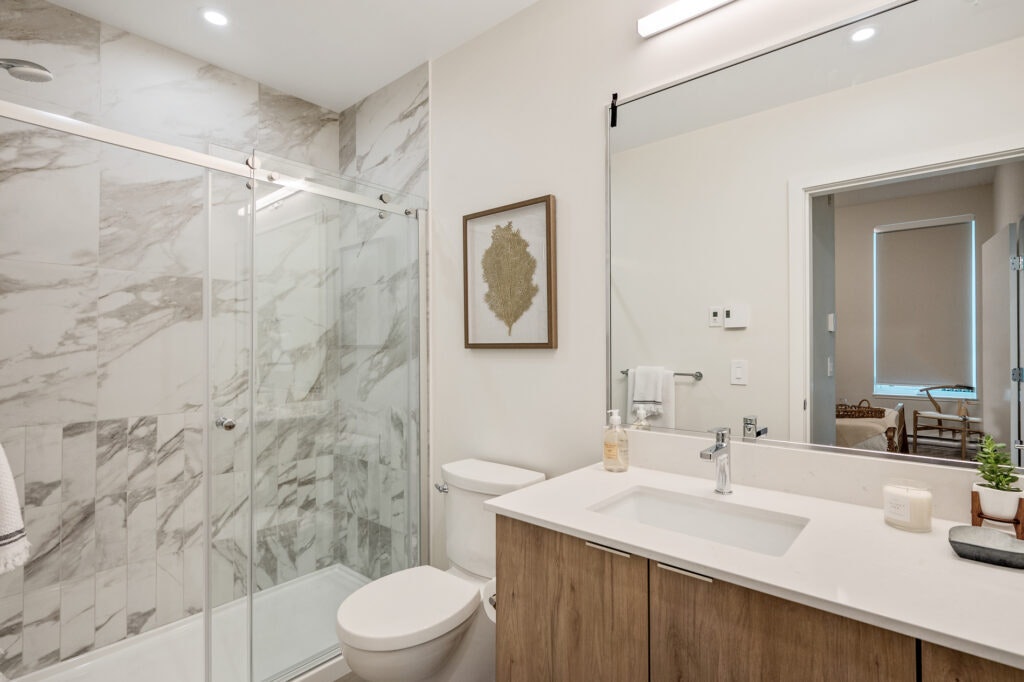 301A-3914 Shelbourne Street, Saanich, BC, V8P 4J1 - 18