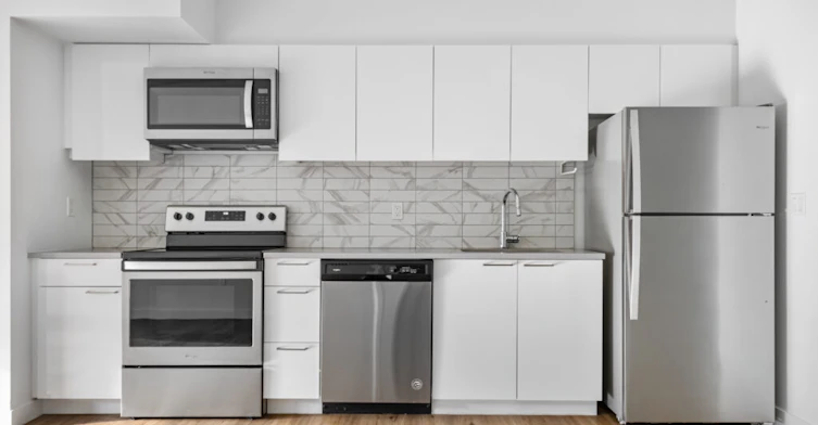 202-2328 Galt Street, Vancouver, BC, V5N 2Z9 - 8