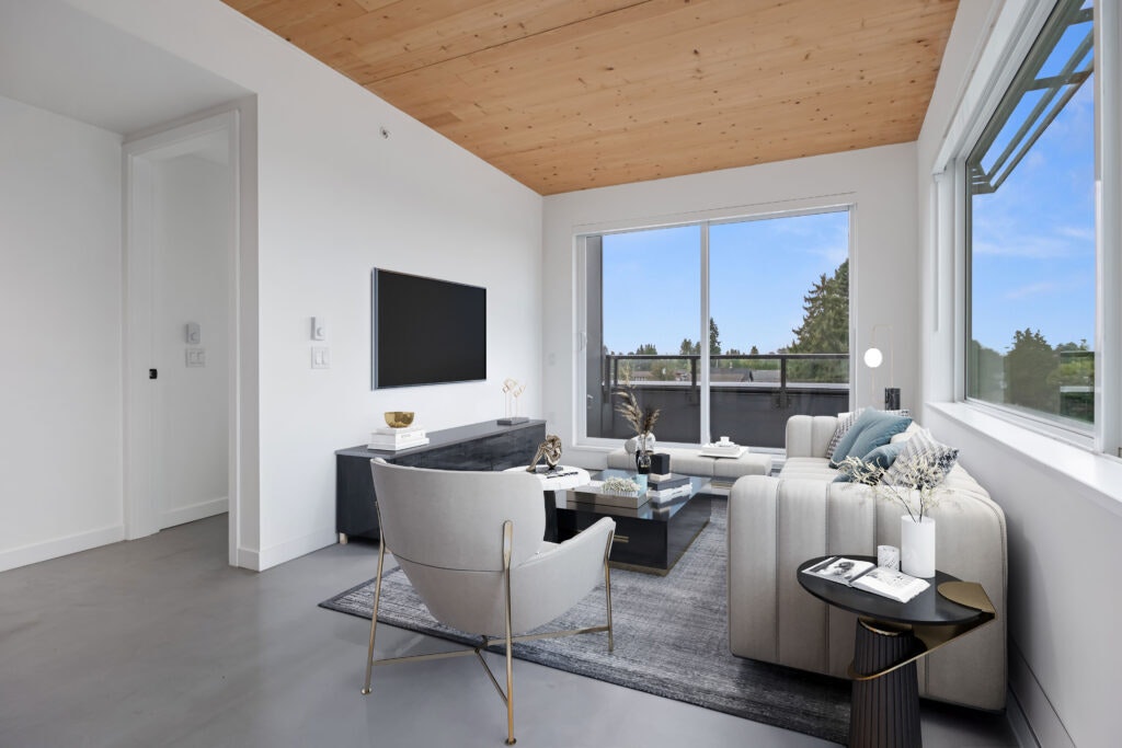 502-188 East Woodstock Avenue, Vancouver, BC, V5W 0E2 - 2