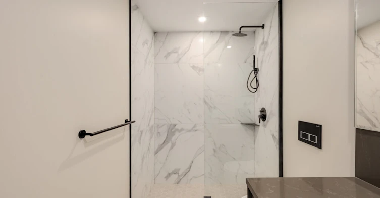 1607-952 Johnson Street, Victoria, BC, V8V 0H6 - 14