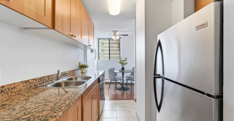 605 13 Avenue Southwest, Calgary, AB, T2R 0K6 - 9