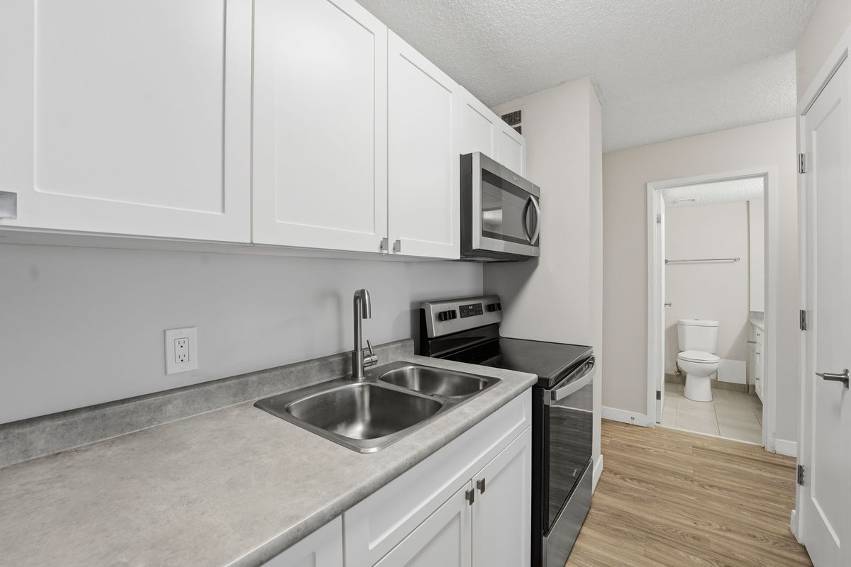 M00E-605 13 Avenue Southwest, Calgary, AB, T2R 0K6 - 36