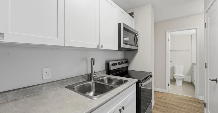 M00E-605 13 Avenue Southwest, Calgary, AB, T2R 0K6 - 36