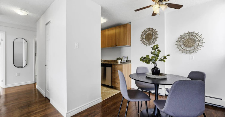 605 13 Avenue Southwest, Calgary, AB, T2R 0K6 - 5