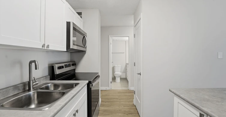 605 13 Avenue Southwest, Calgary, AB, T2R 0K6 - 37