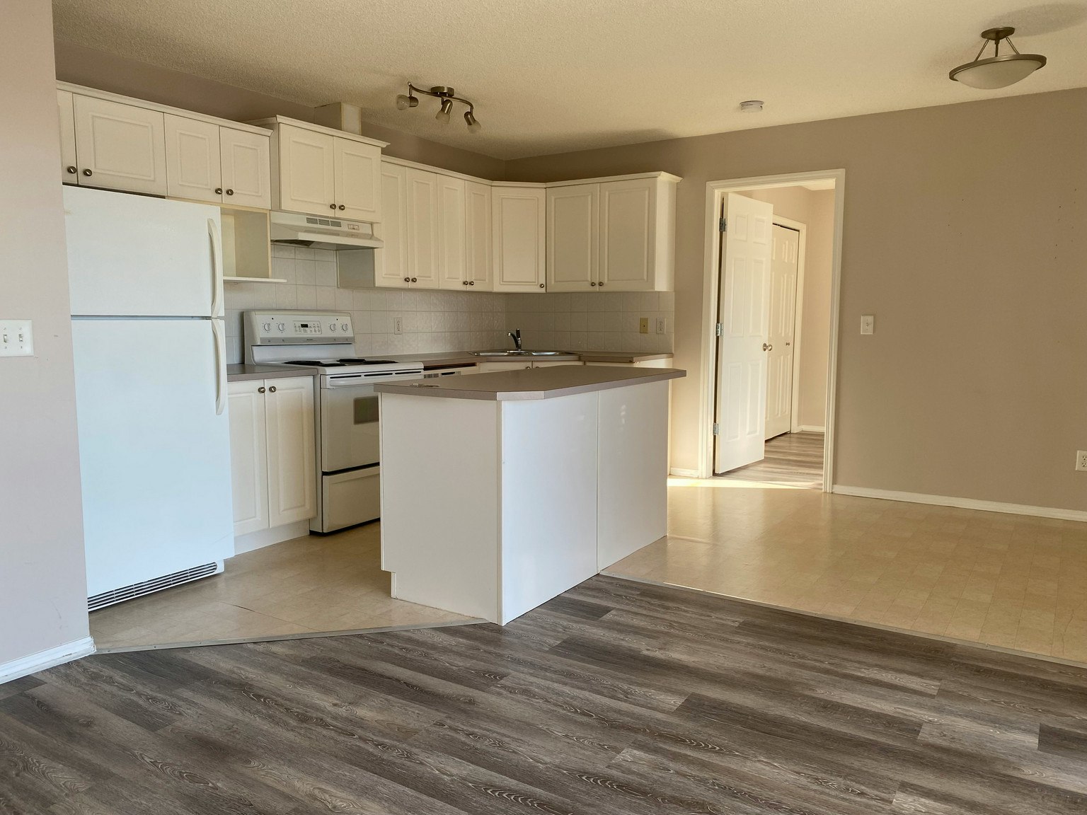 B25-170 Railway Street North, Okotoks, AB, T1S 1Z8 - 6