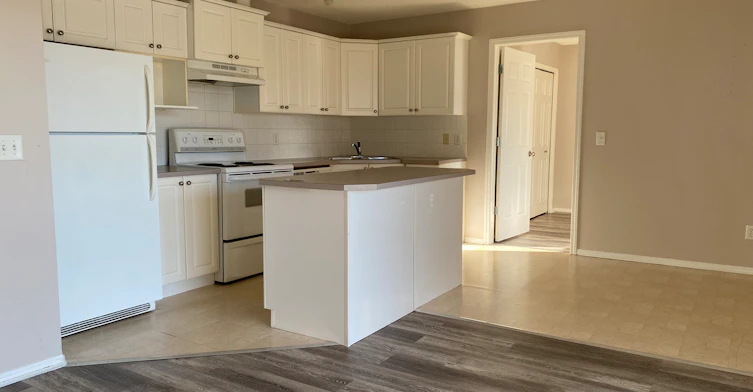 B23-170 Railway Street North, Okotoks, AB, T1S 1Z8 - 2