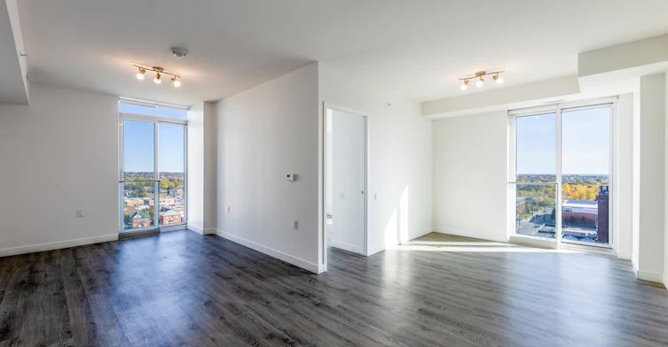 100 Bond Street East, Oshawa, ON, L1G 0B7 - 3