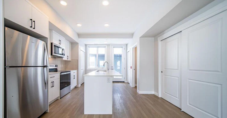 3870 Market Street, Calgary, AB, T3M 2J6 - 12