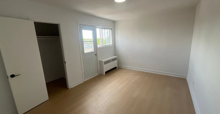 4318-28-4304 Pierre De Coubertin Avenue, Montréal, QC, H1V 1A6 - 3