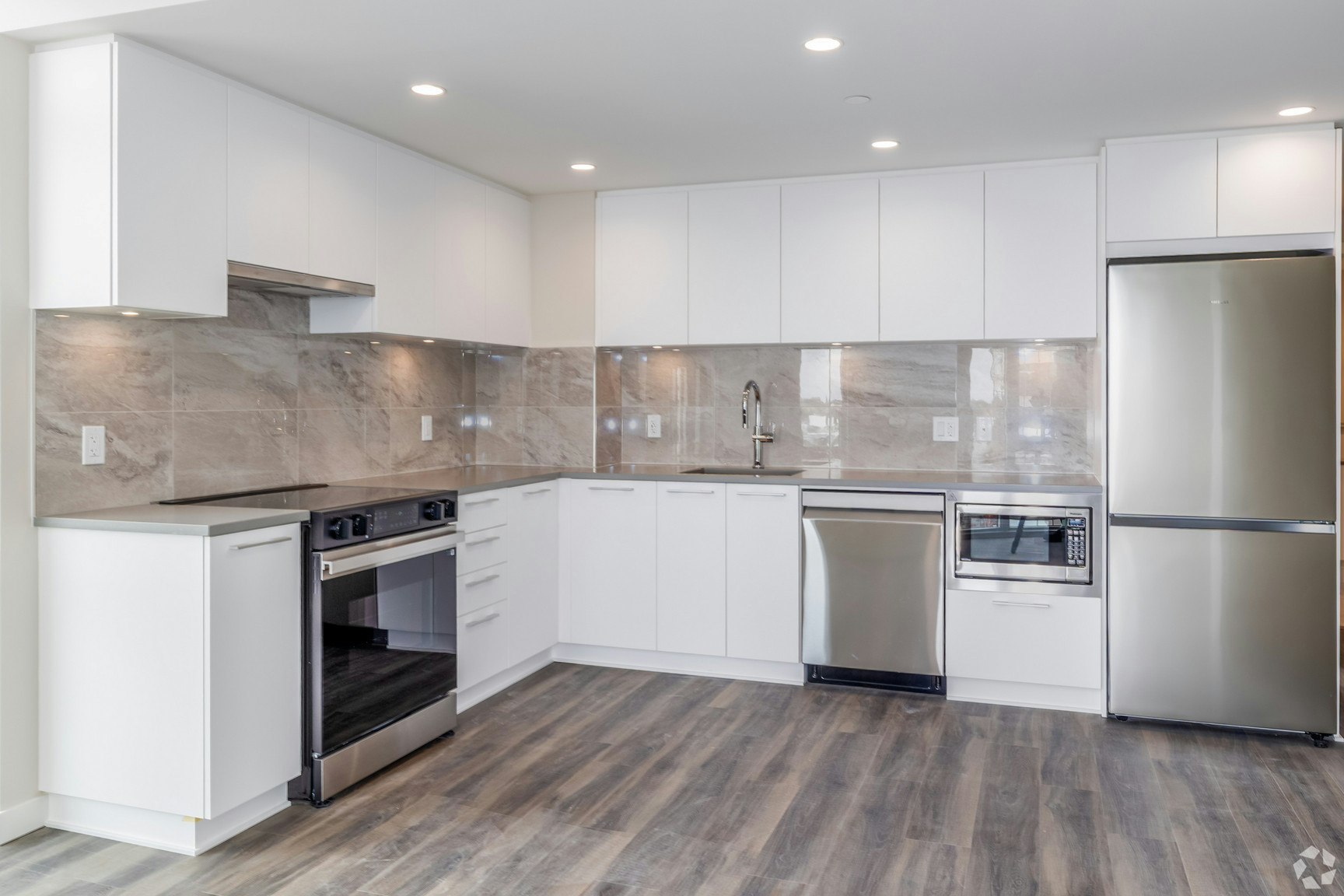 702-492 West 41st Avenue, Vancouver, BC, V5Y 2S7 - 5