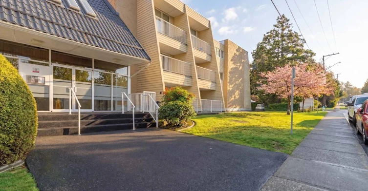 202-1664 56 Street, Delta, BC, V4L 2M6