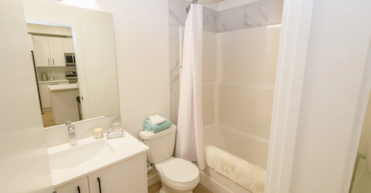 11519 29 Street Southeast, Calgary, AB, T2Z 0N4 - 4