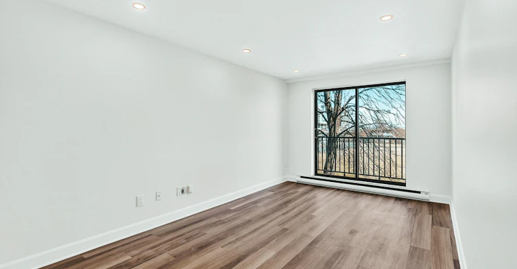 202 - 1111-1111 Mistral Rue, Montréal, QC, H2P 2X6 - 3