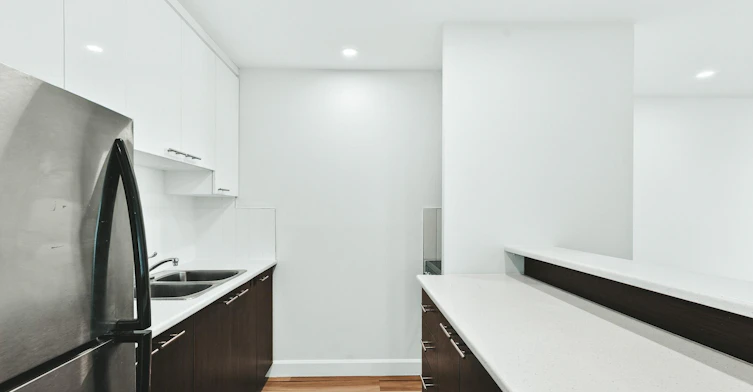 202 - 1111-1111 Mistral Rue, Montréal, QC, H2P 2X6 - 4