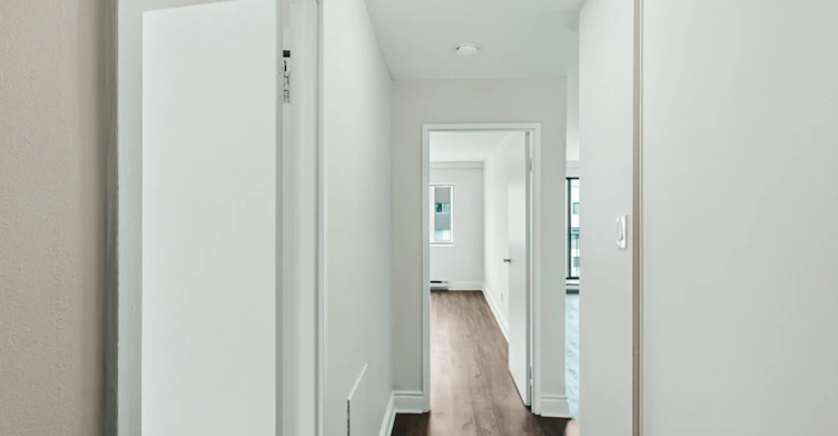 412 - 1111-1111 Mistral Rue, Montréal, QC, H2P 2X6 - 9